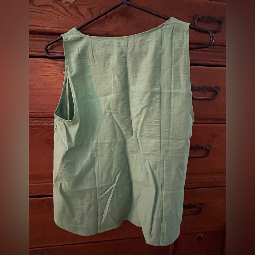 LOFT Light Green Sleeveless Top - Picture 5 of 8